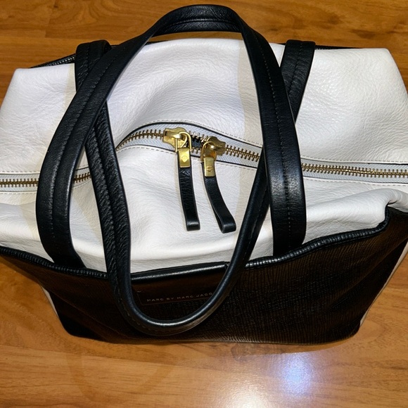 Marc by Marc Jacobs Black And White Leather Bag - Picture 2 of 16